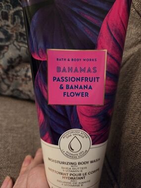 Bahamas Passionfruit & Banana Flower Bath & Body Works  Moisturizing Body Wash